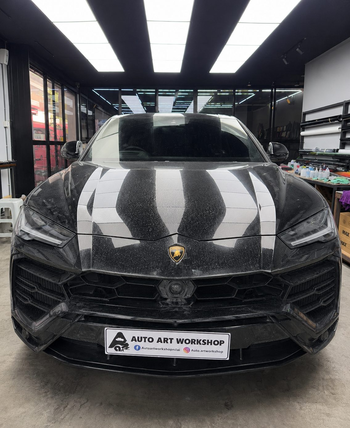 Lamborghini Urus with dull, unprotected paint before ceramic coating